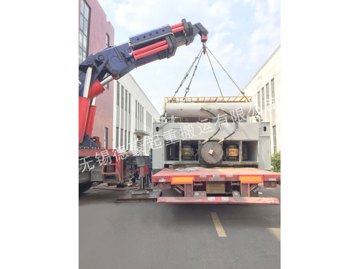 雙杰4000噸壓機吊裝現場